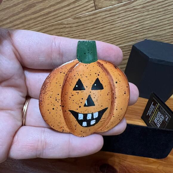 Vtg Halloween Brooch Lapel Pin Lot 3 Hallmark Ghost Silver Tone Bat JackOLantern - Picture 4 of 11